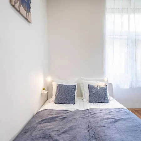Cozy *top* Location