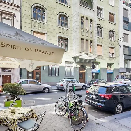 Cozy *top* Location * Budapest