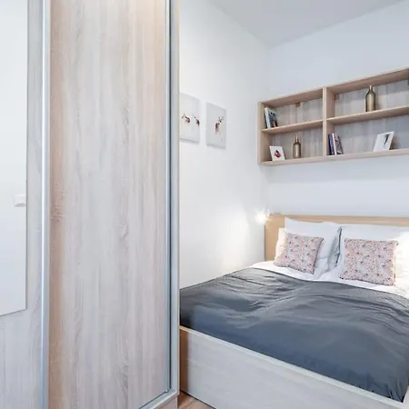 Cozy *top* Location