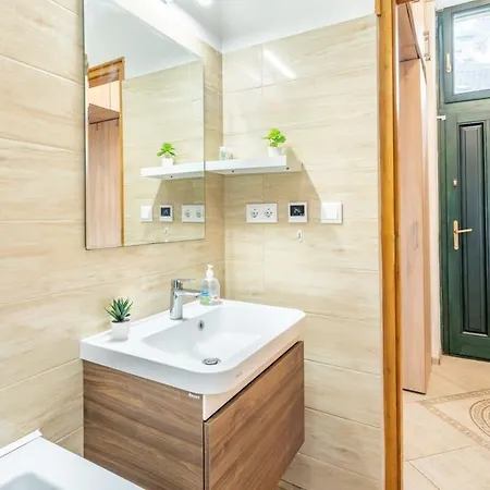 Cozy *top* Location * Budapest