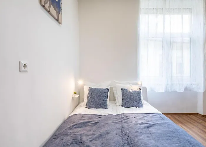 Cozy *top* Location