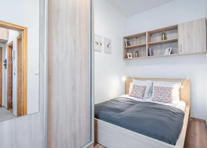 Cozy *top* Location